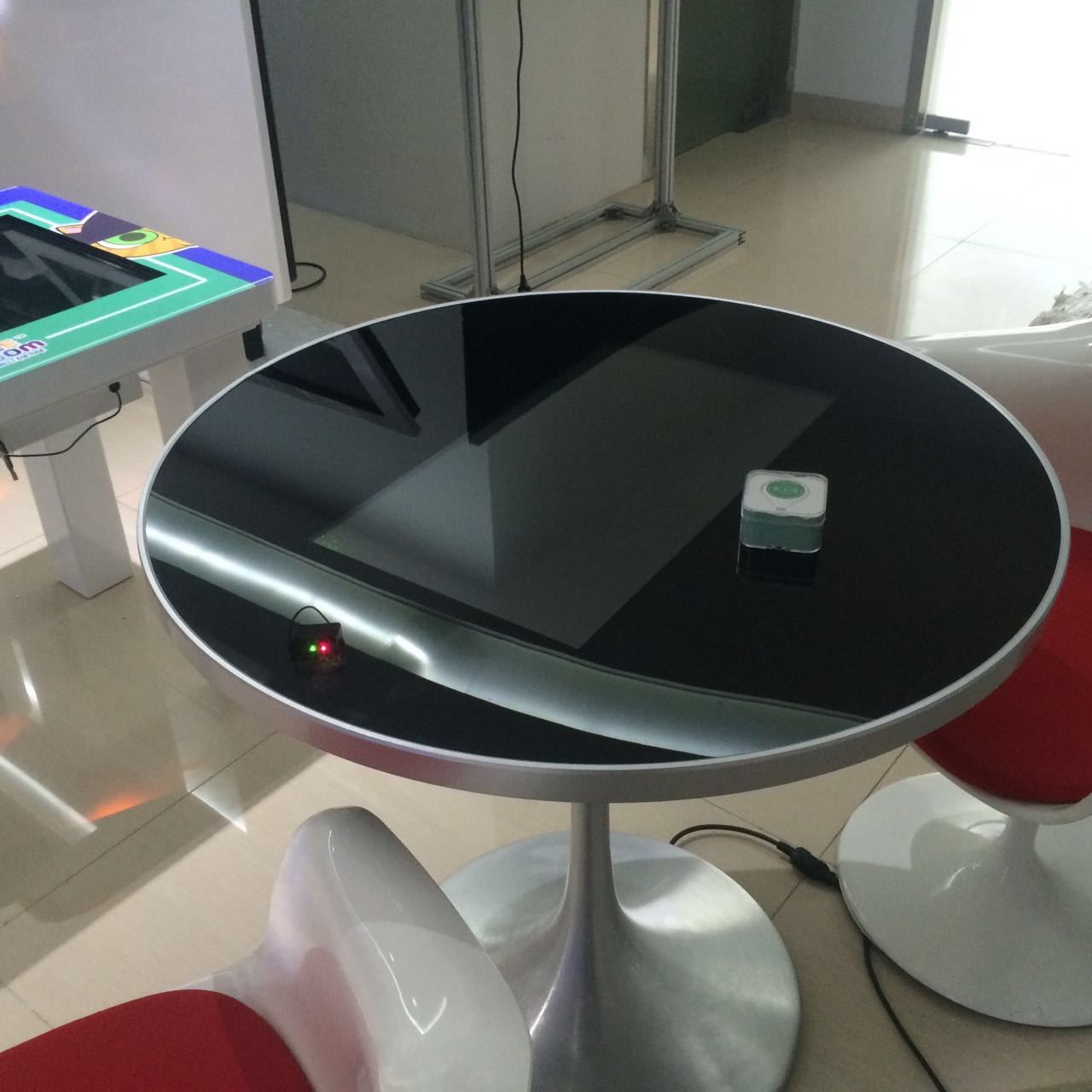 大尺寸触摸显现屏